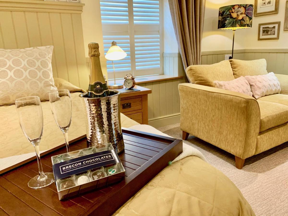 The Coach House Brecon Hotell Eksteriør bilde